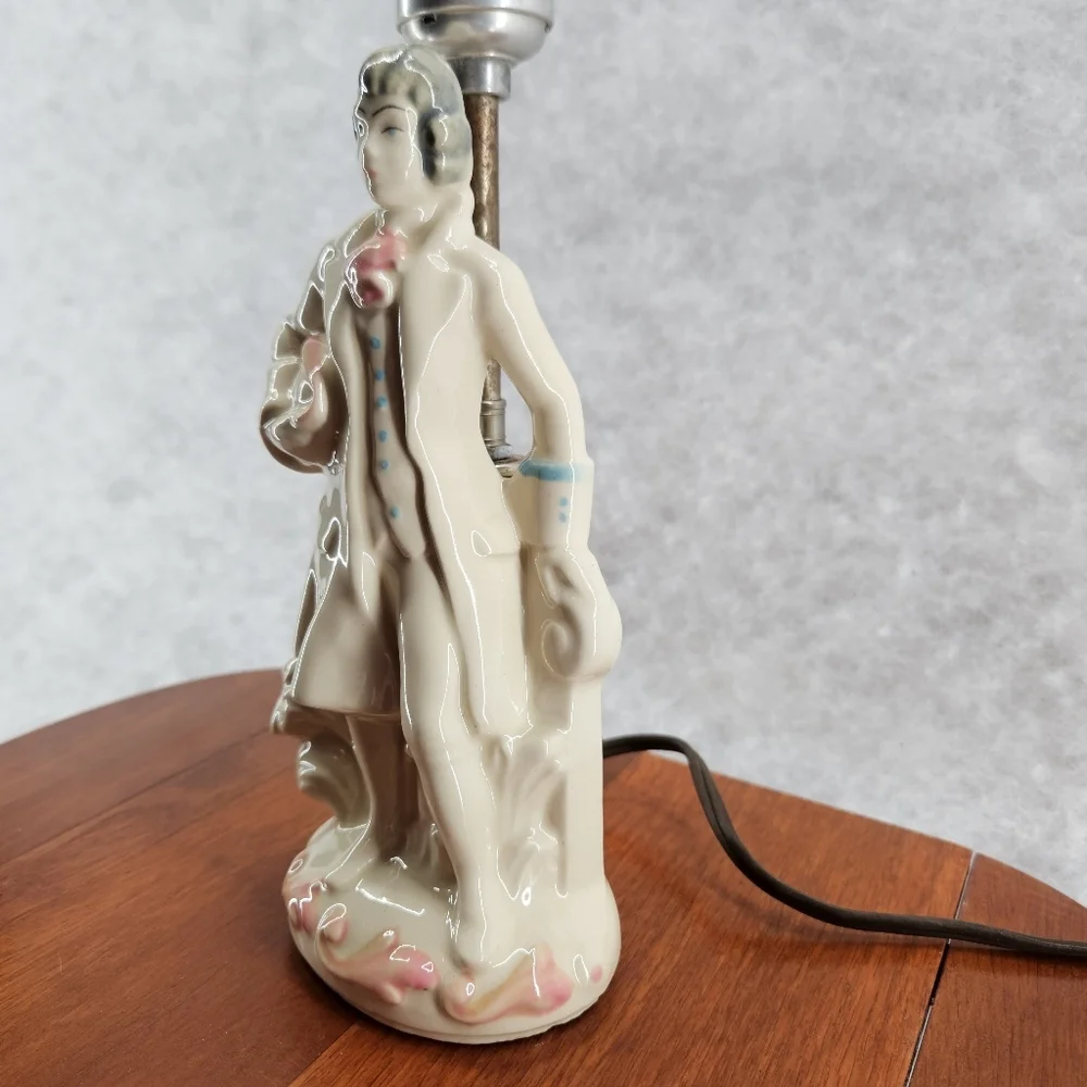 Vintage Hand‎ Painted Bisque Colonial Figural Table Lamp Cream Pink Blue WORKING